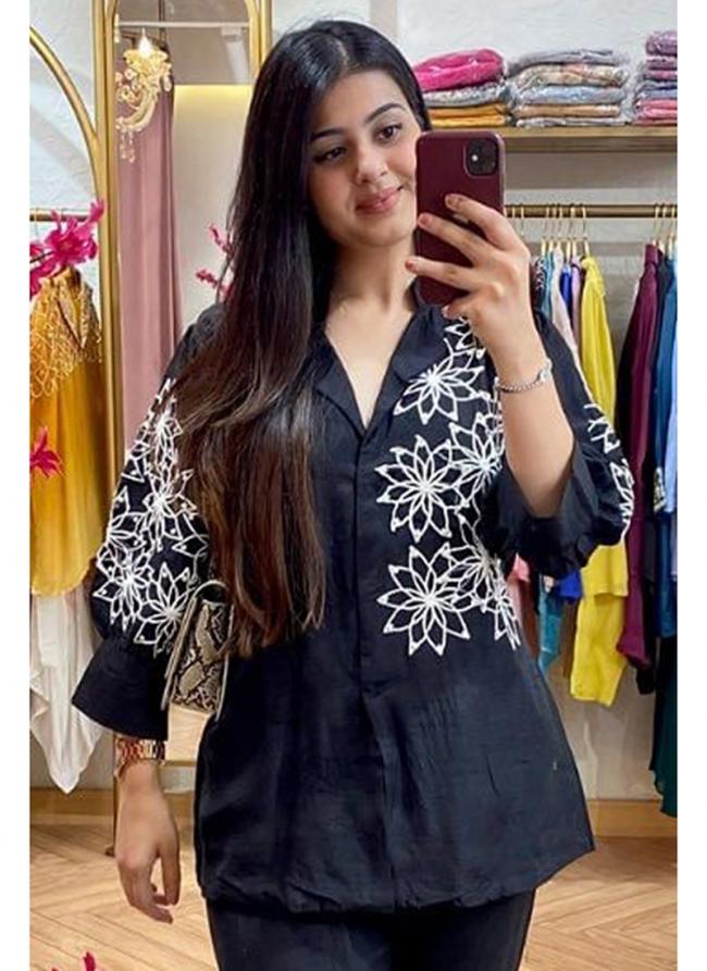 Silk Black Casual Wear Embroidery Work Readymade Kurti With Bottom